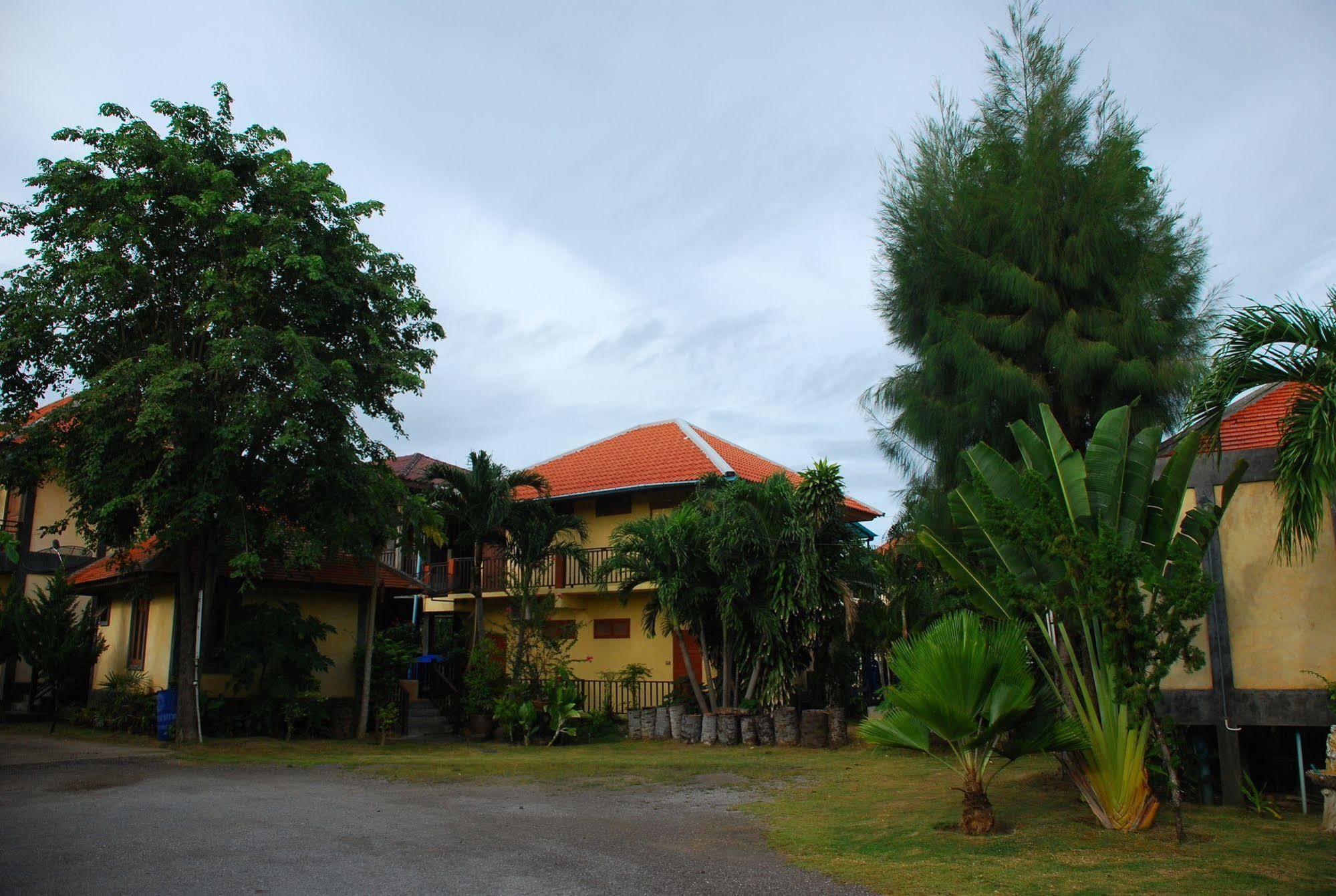 Baanbali Beach Resort Ban Pru Yai Exterior photo