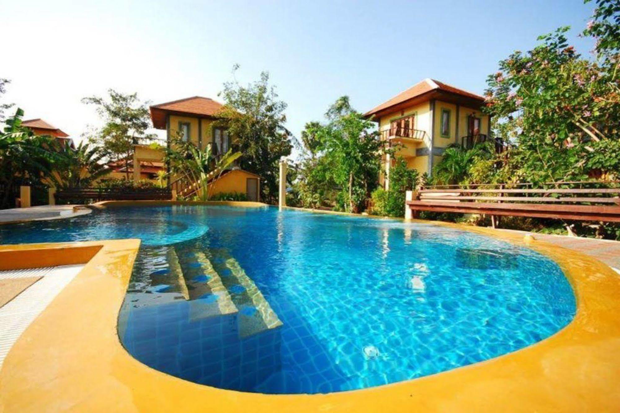 Baanbali Beach Resort Ban Pru Yai Exterior photo